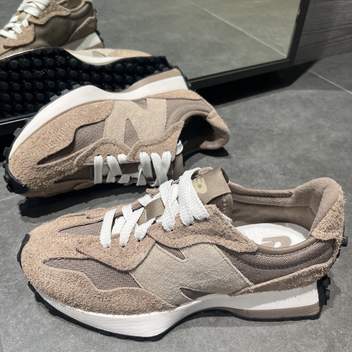 Men'S Shoes New Balance - New Balance NB 327 sporty, comfortable,